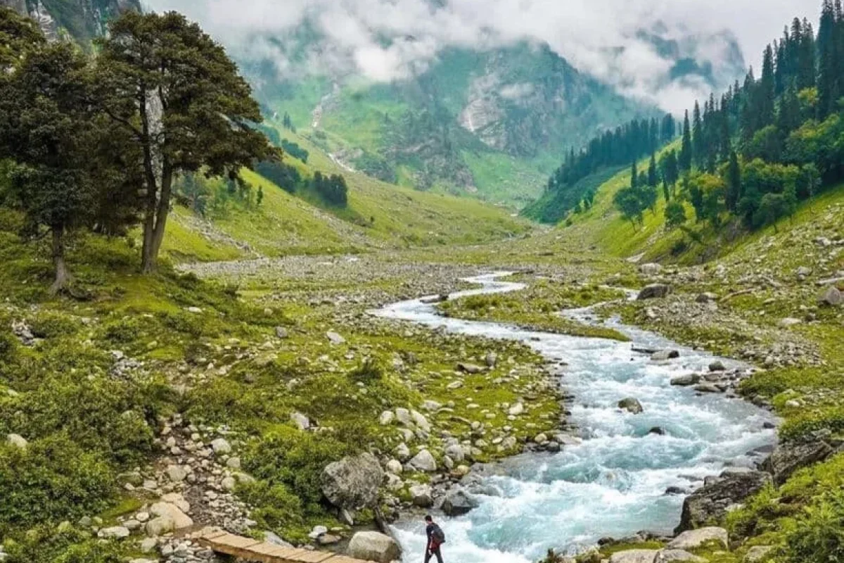 Hampta-Pass-Trek-820x1024